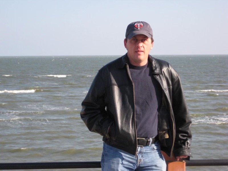Officials seek release of North Dakotan prisoner as Russia bombards Ukrainian city where he's held - Vimarsana News
