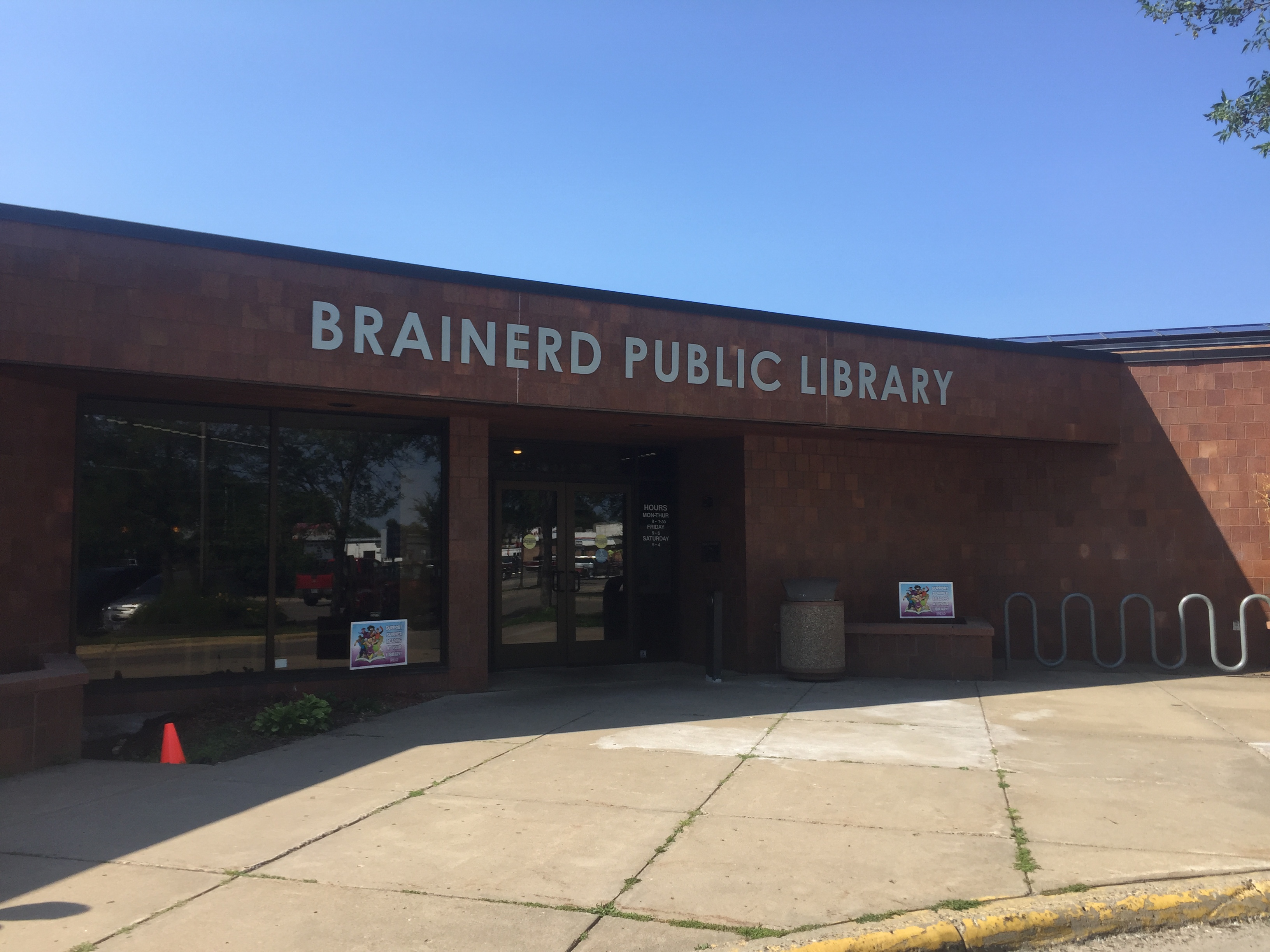Friends of the Brainerd Public Library awards scholarships - Vimarsana News