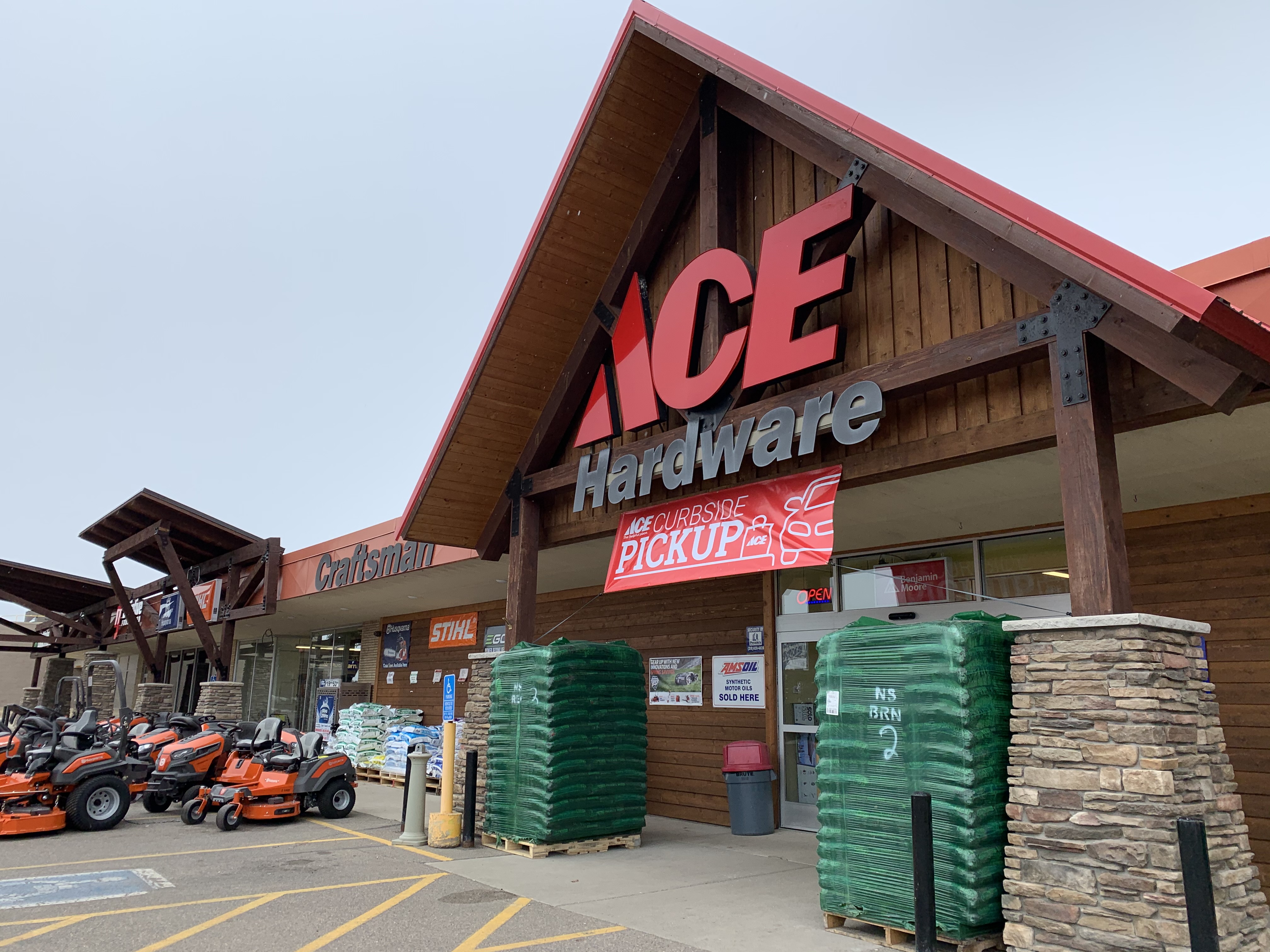 Ace Hardware's Teacher Appreciation Day offers chance to dunk a teacher - Brainerd Dispatch | News, weather, sports from Brainerd and Baxter - Vimarsana News