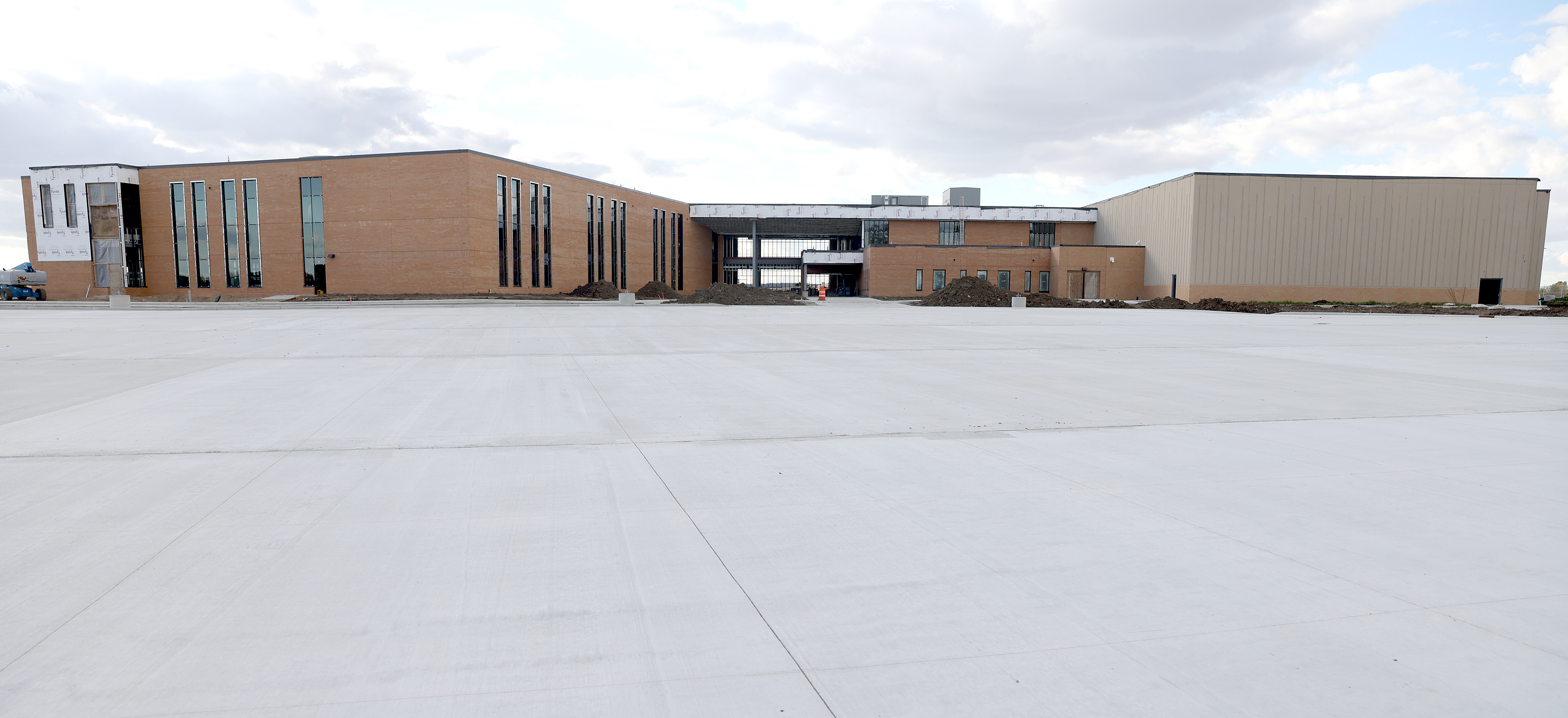 Intermediate School needs bus driveway before August - Vimarsana News