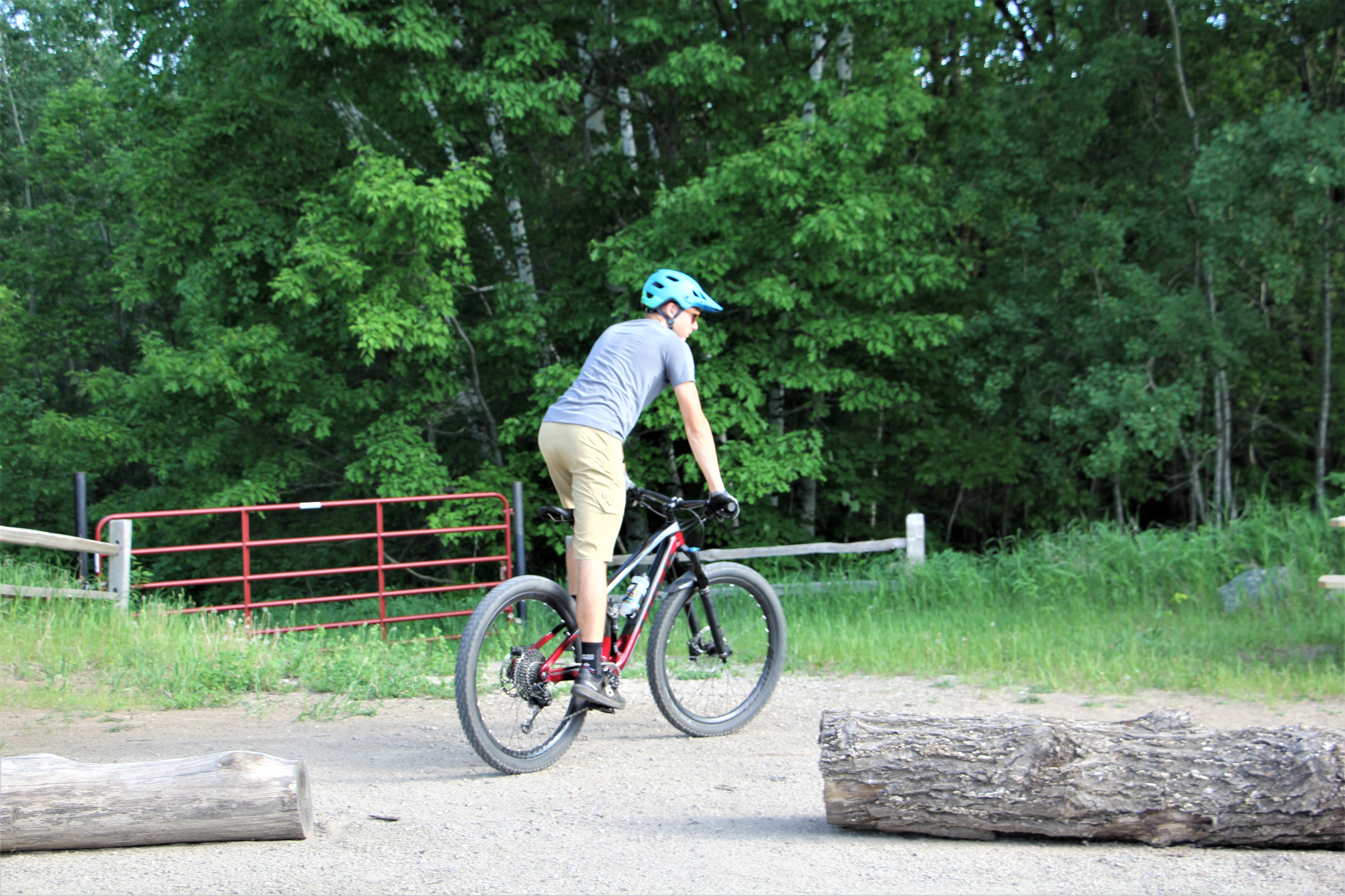 Detroit Mountain offers free use of some trails - Vimarsana News