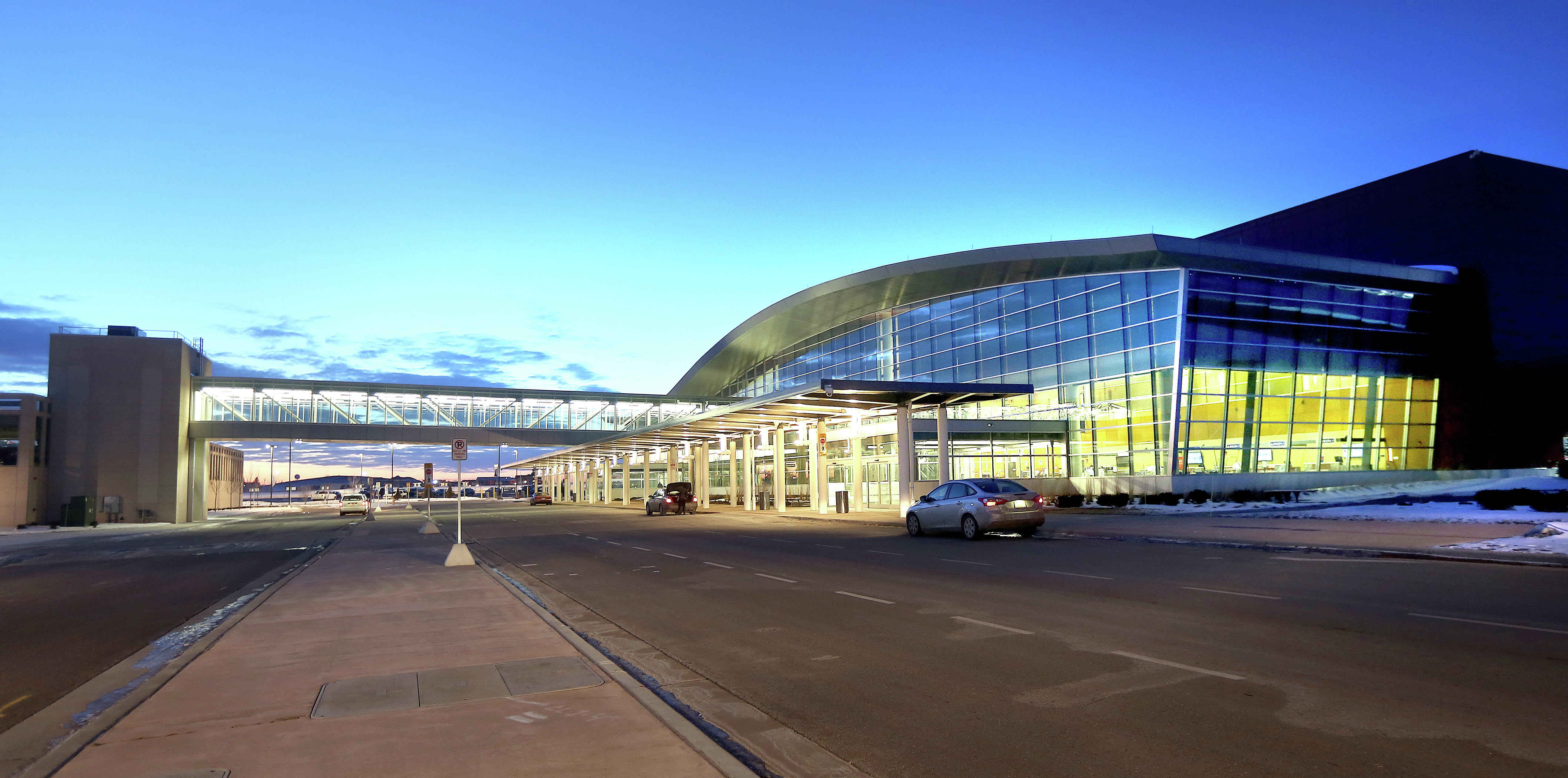 Charges: Minnesota man threatened to 'blow up' Duluth airport - Vimarsana News