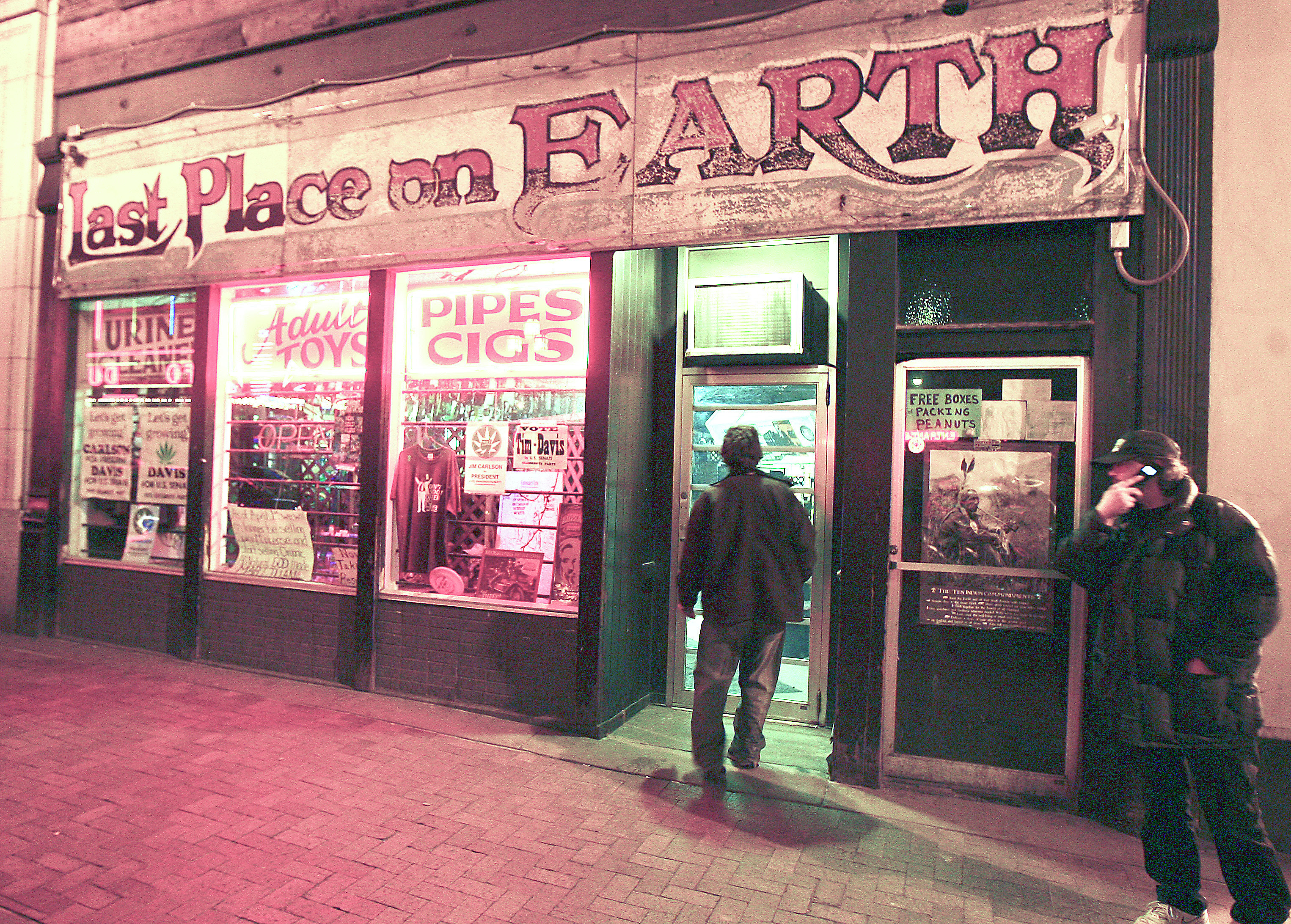 Nostalgic to naughty, merchandise from former notorious Duluth head shop to be auctioned - Vimarsana News