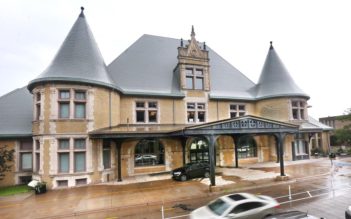 St. Louis County Board votes to reject Duluth Art Institute proposal - Vimarsana News