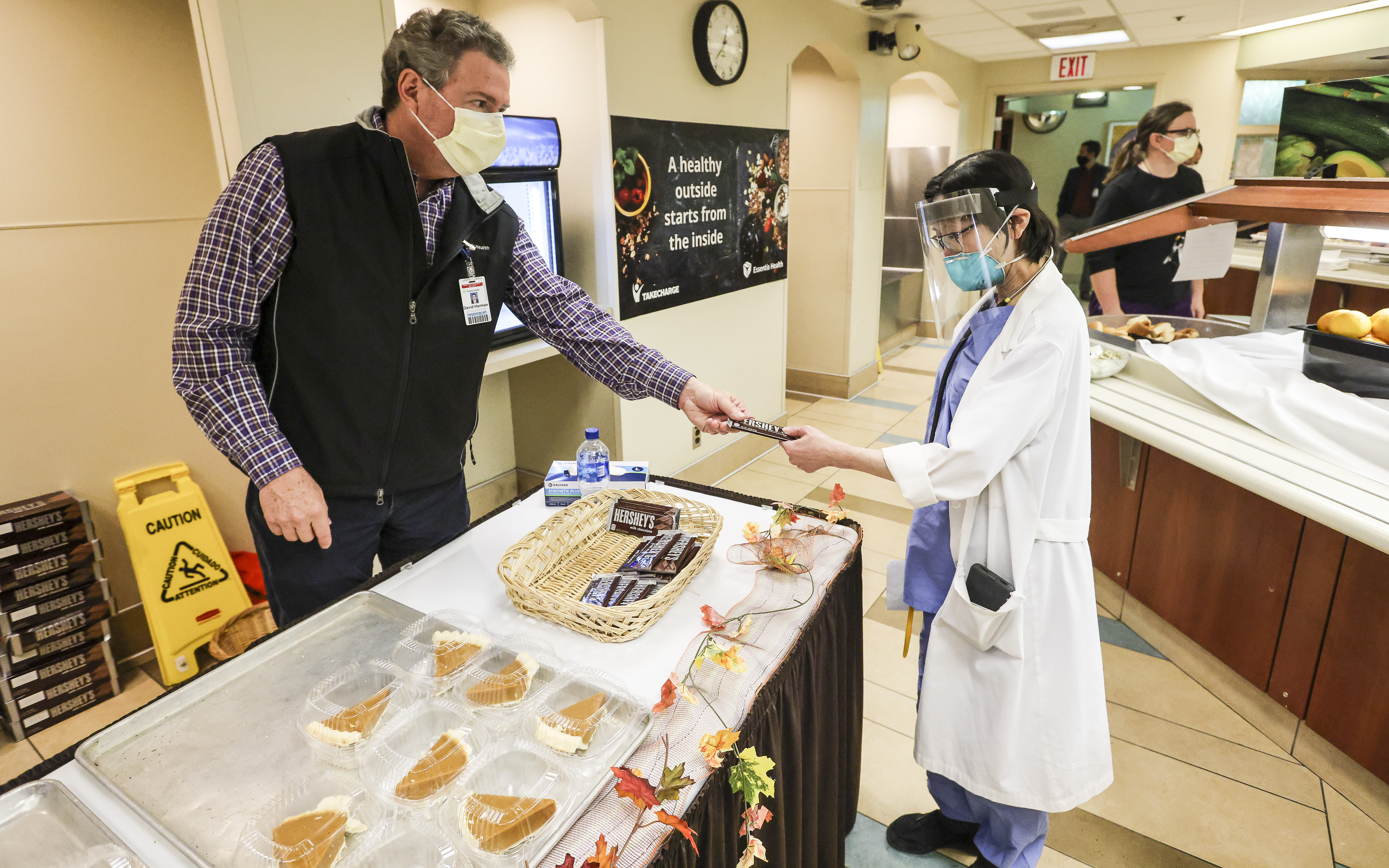 Duluth health care workers 'take a breather' with Thanksgiving gathering - Vimarsana News
