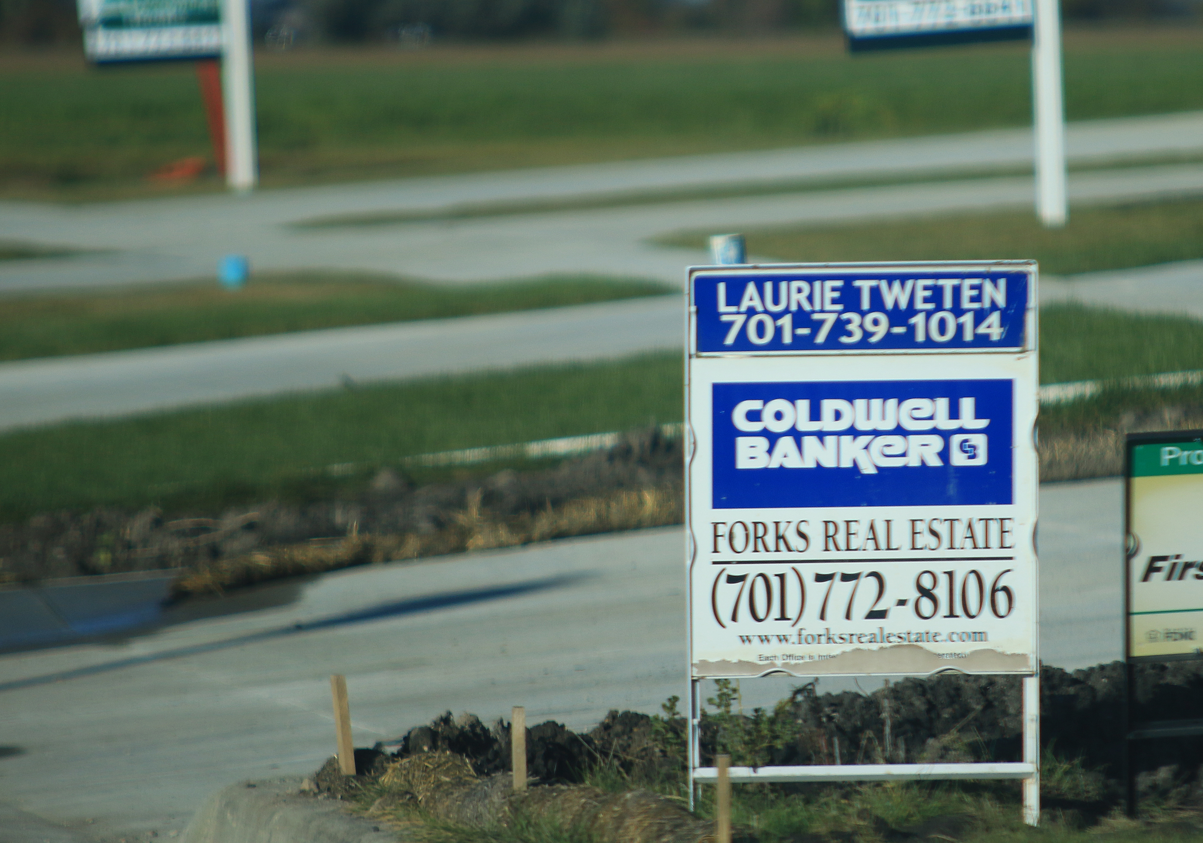 Oxford Realty purchases Coldwell Banker building; staffs to merge - Vimarsana News