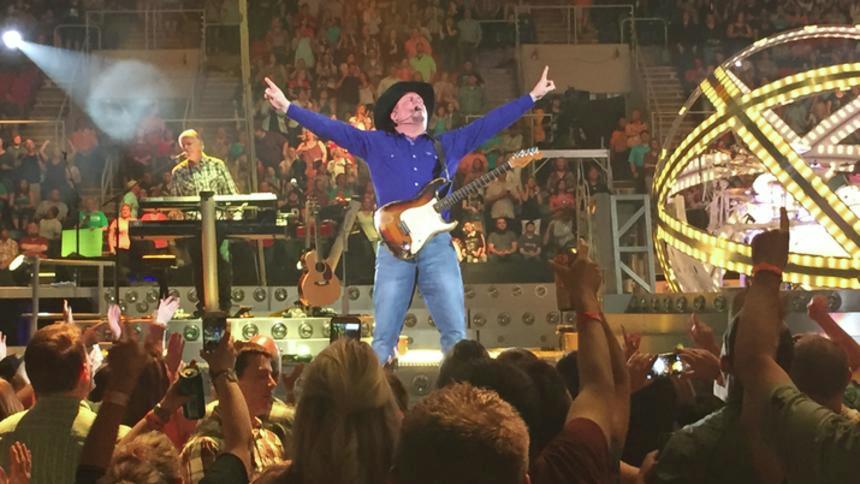 Garth Brooks concerts could bring in $16 million to Fargo economy - Vimarsana News