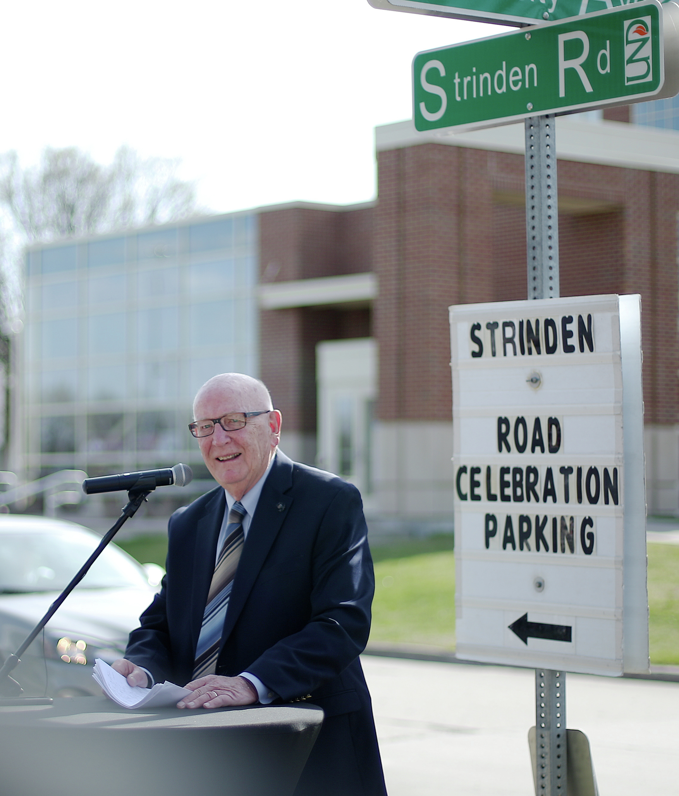 'North Dakota political legend' and Grand Forks booster Earl Strinden dies at 90 - Vimarsana News