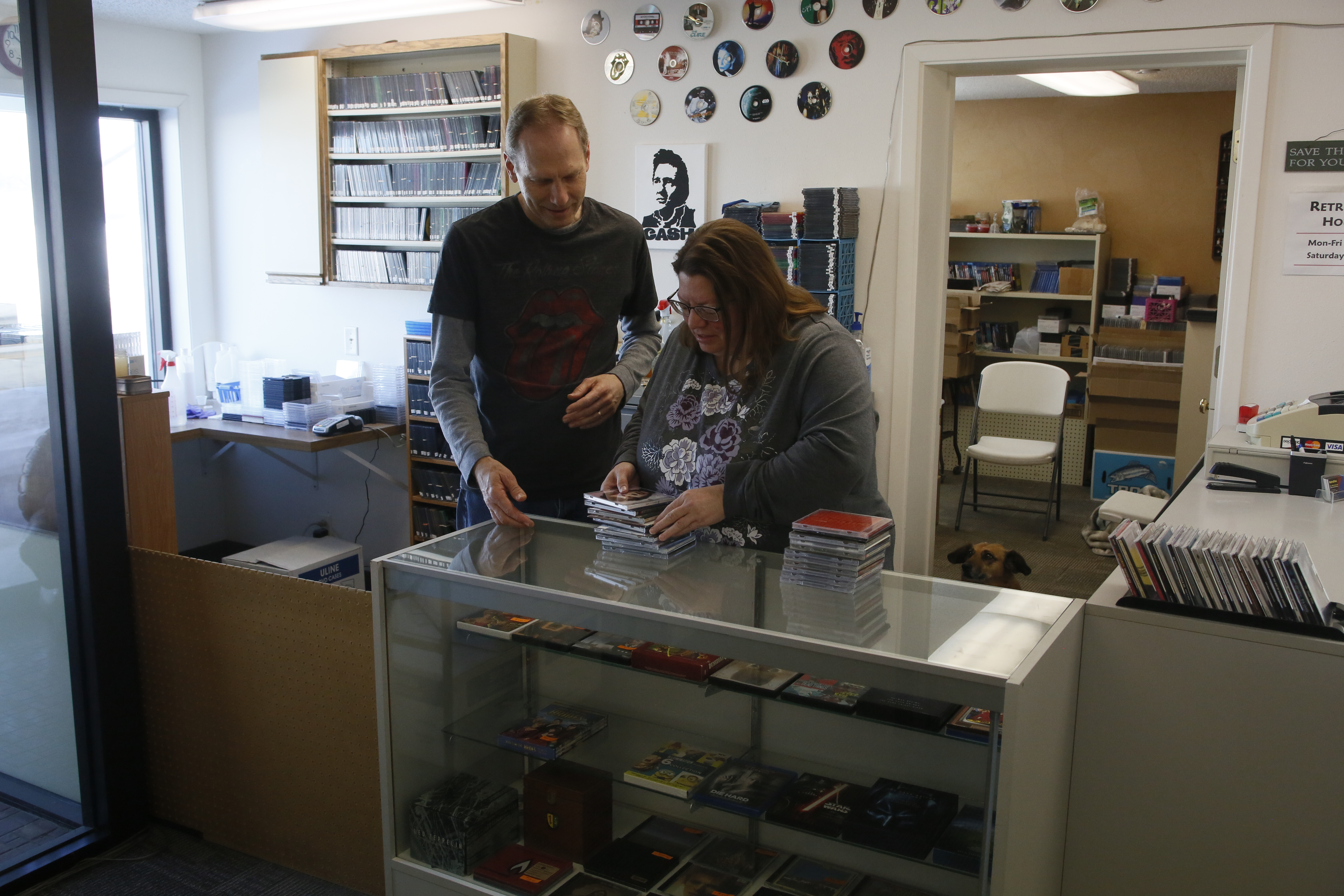 After nearly 30 years in business, Moorhead's RetroDisc will close its brick-and-mortar for good - Vimarsana News