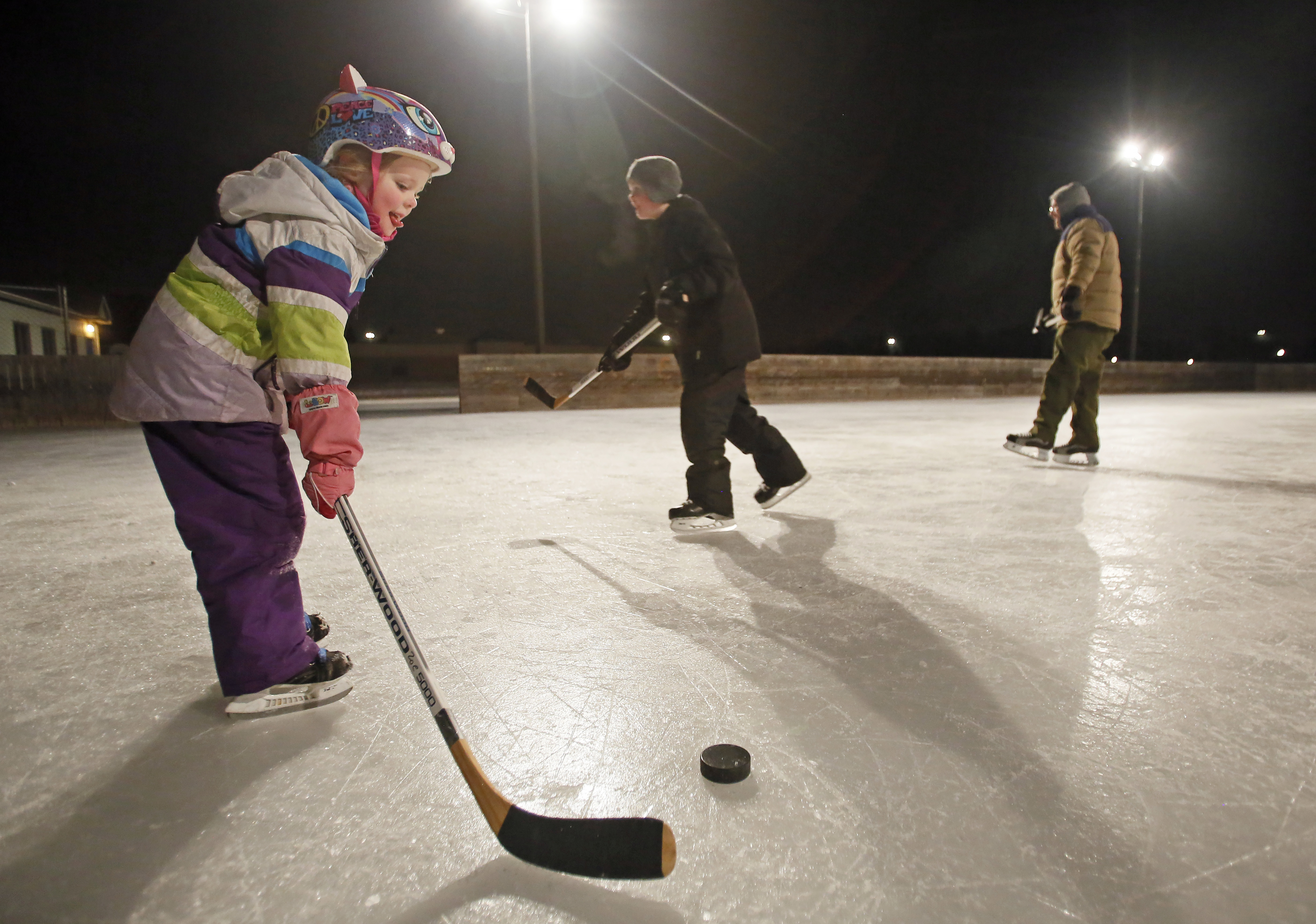 Some outdoor rinks, warming houses to open Sunday in Fargo - Vimarsana News