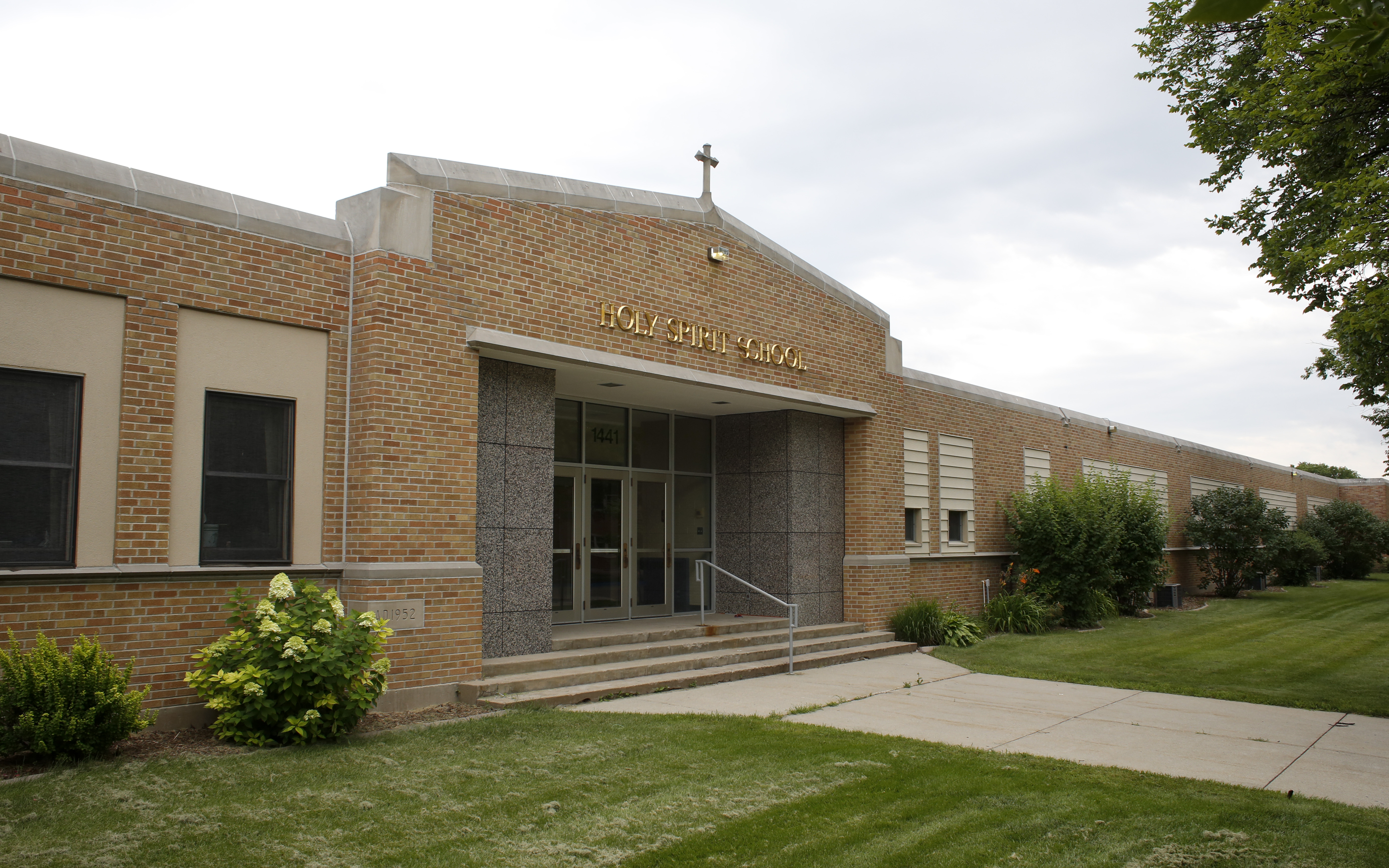 Holy Spirit School moves classes to St. Mary's Cathedral in Fargo as building undergoes 'extensive repairs' - Vimarsana News
