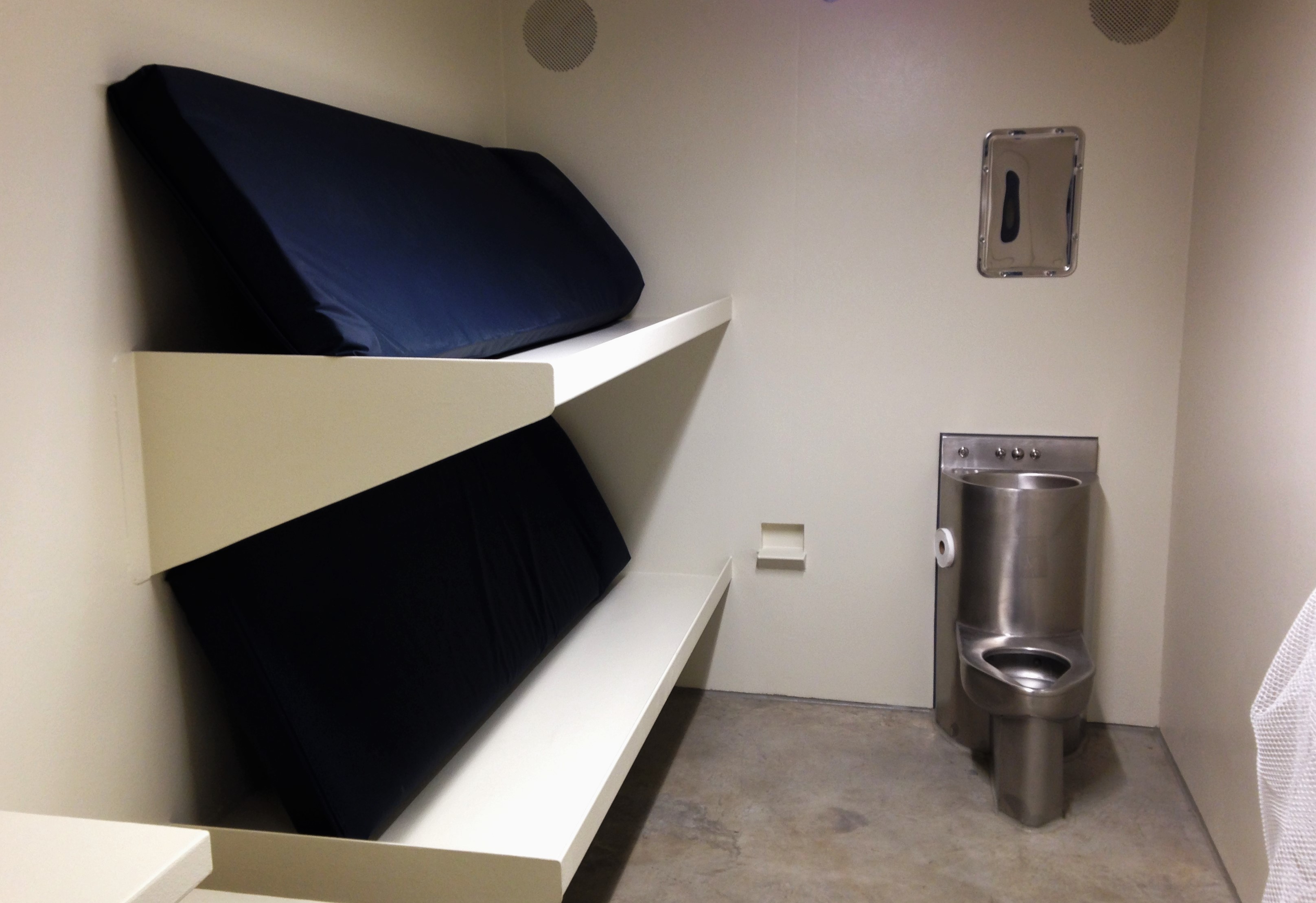 Minnesota board suspends license of Clay County Jail's doctor - Vimarsana News