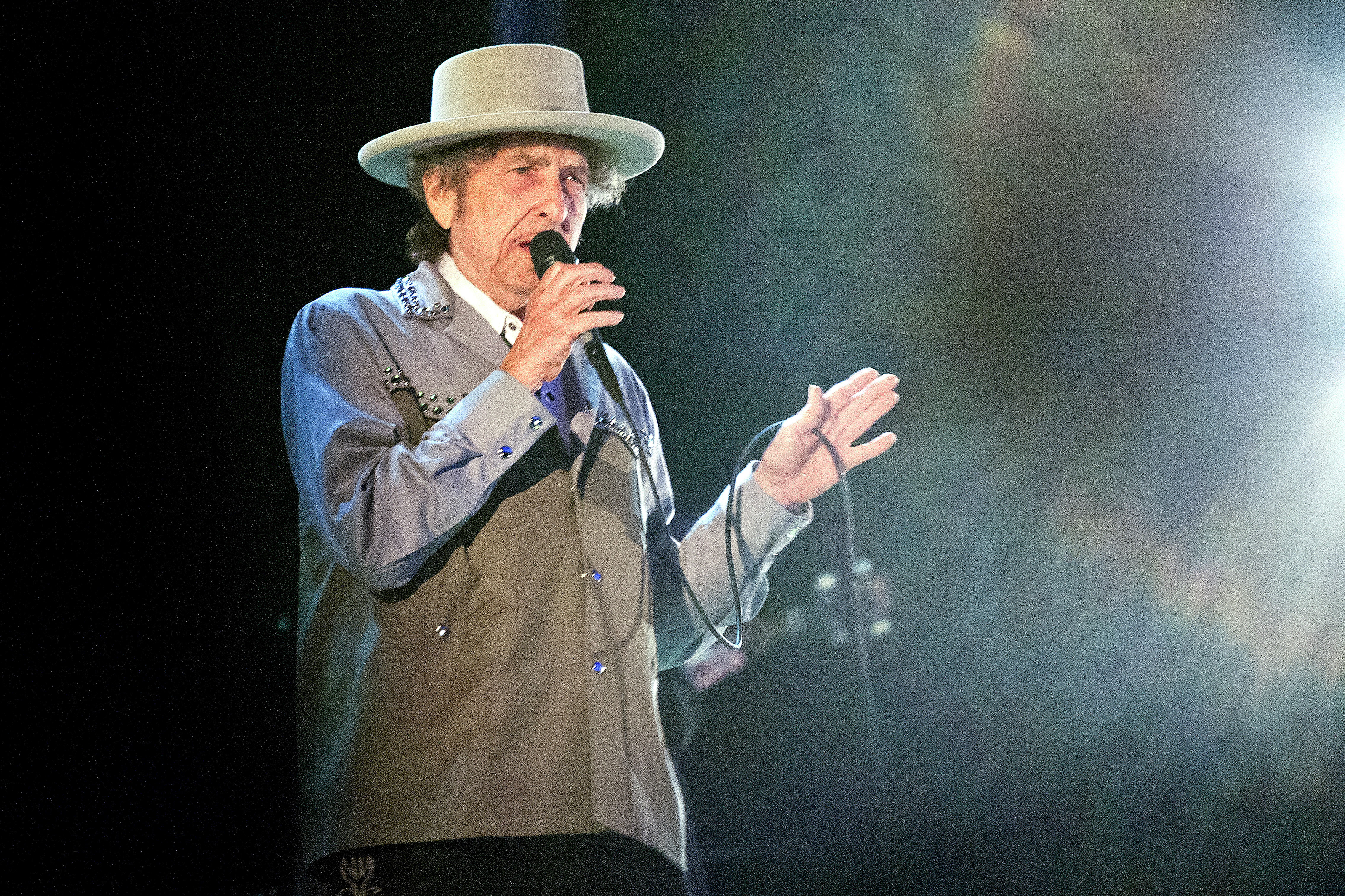 Bob Dylan and other entertainers with ties to North Dakota who changed their names - Vimarsana News