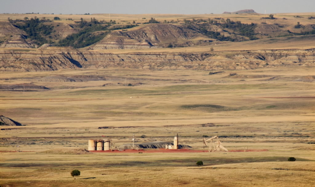 National park 'shrinking' as oil wells ring scenic vistas - Vimarsana News
