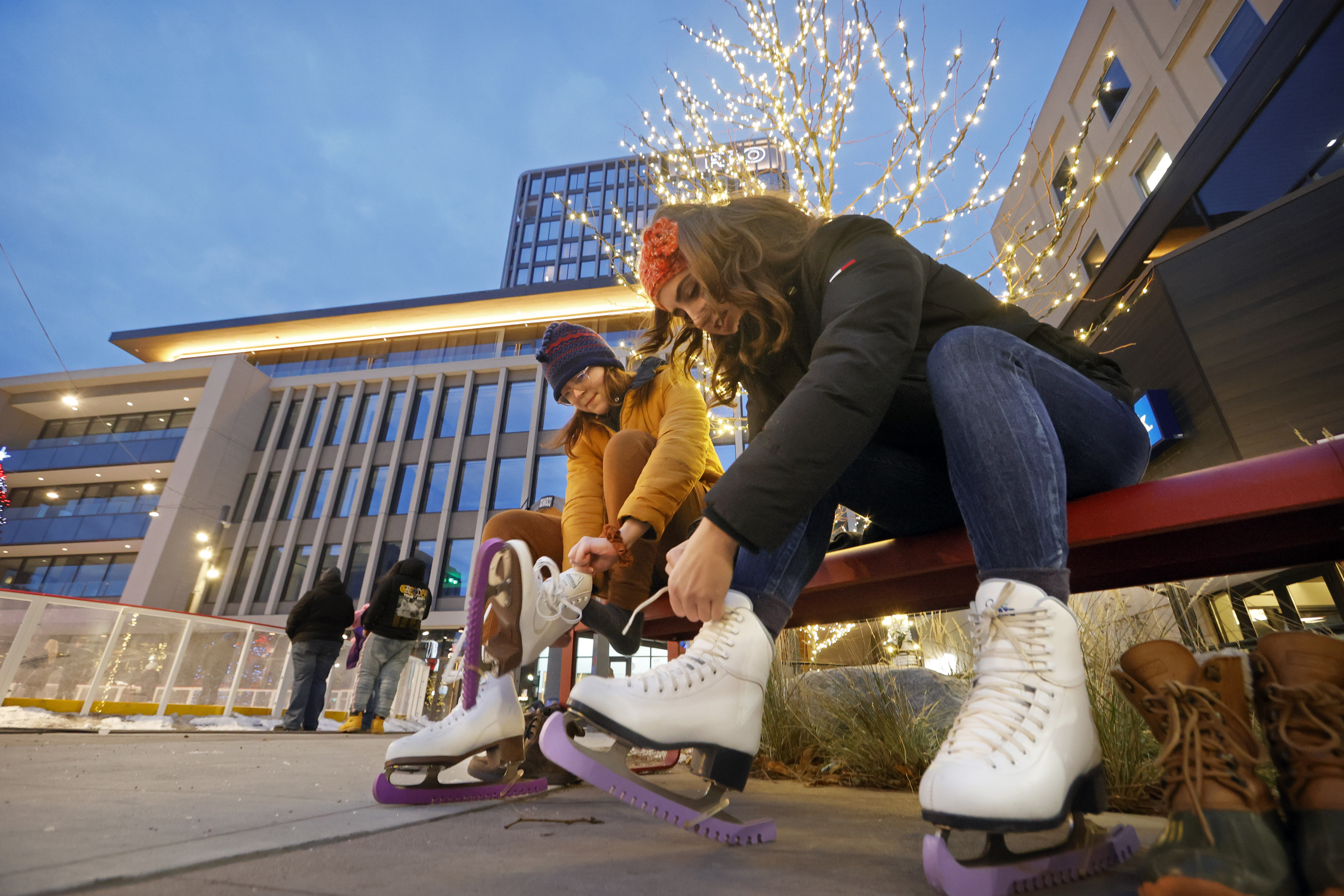 Some Fargo skating rinks, sledding hill see extended season - Vimarsana News