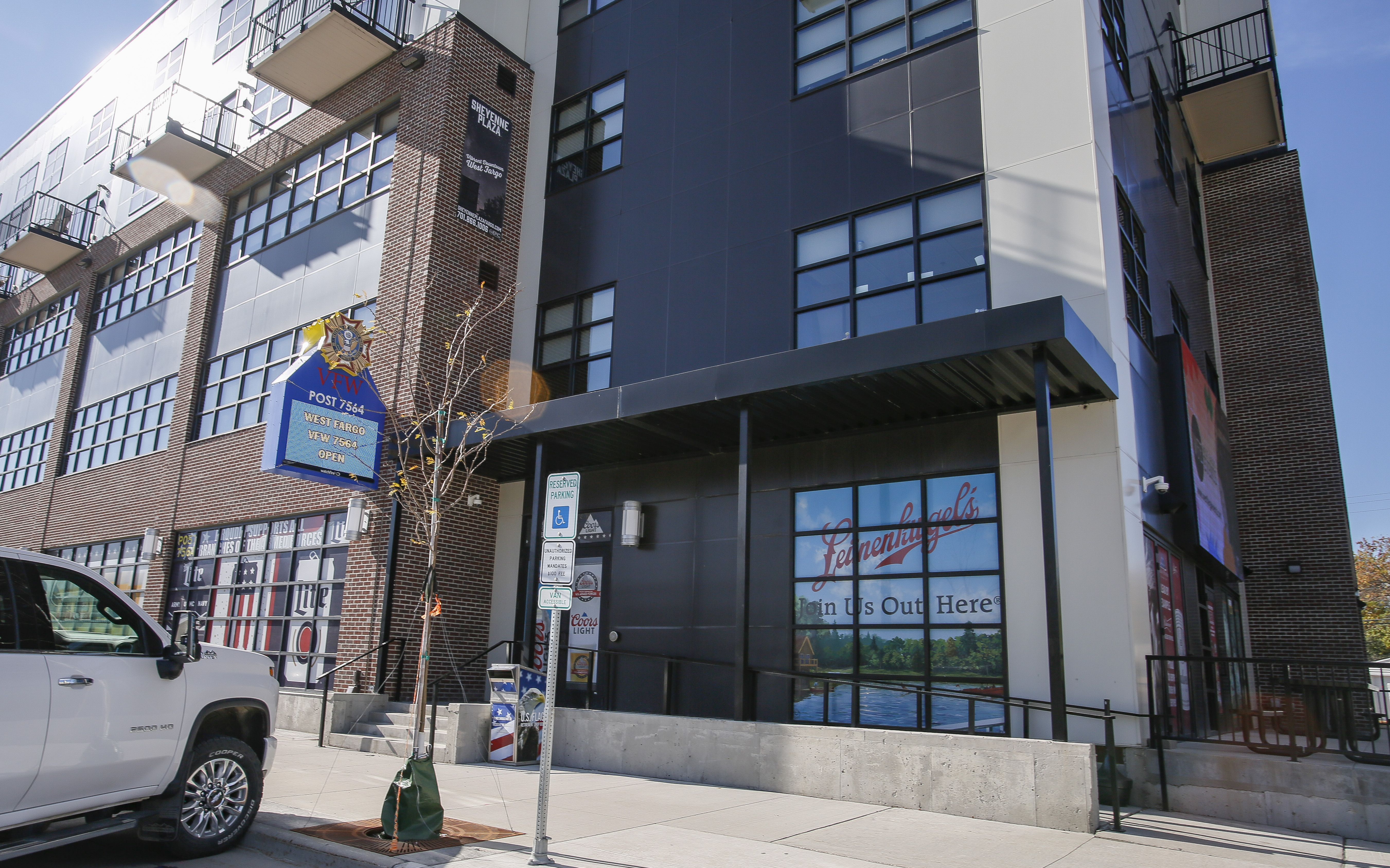 After bar staff helped roll woman to apartment where she was raped, lawsuit heads to trial - Vimarsana News