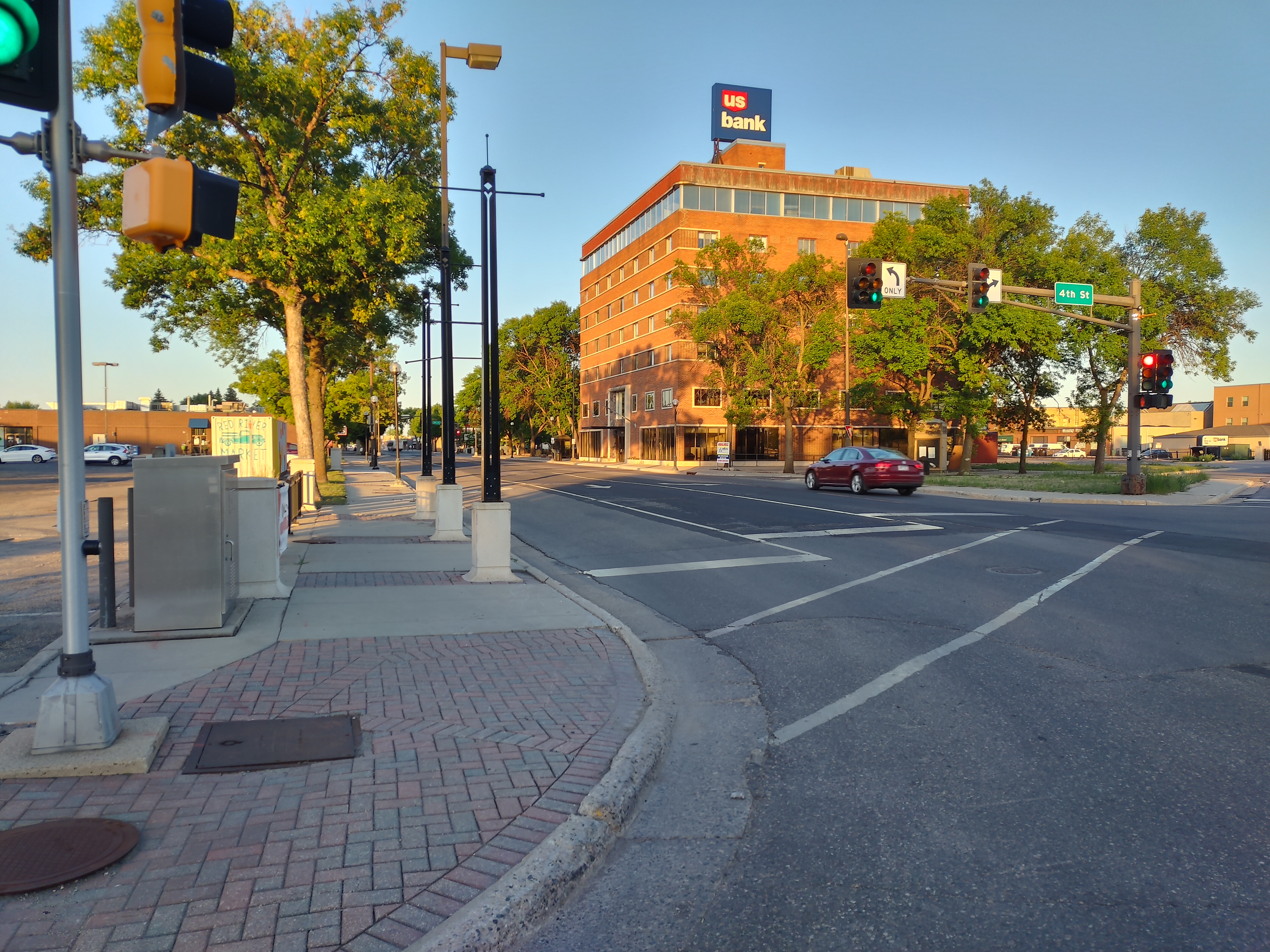 Tree removal on Moorhead's Center Avenue begins Tuesday - Vimarsana News