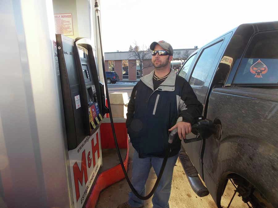 Saving money; Average gas price in N.D. below $2 for first time in six years - Vimarsana News