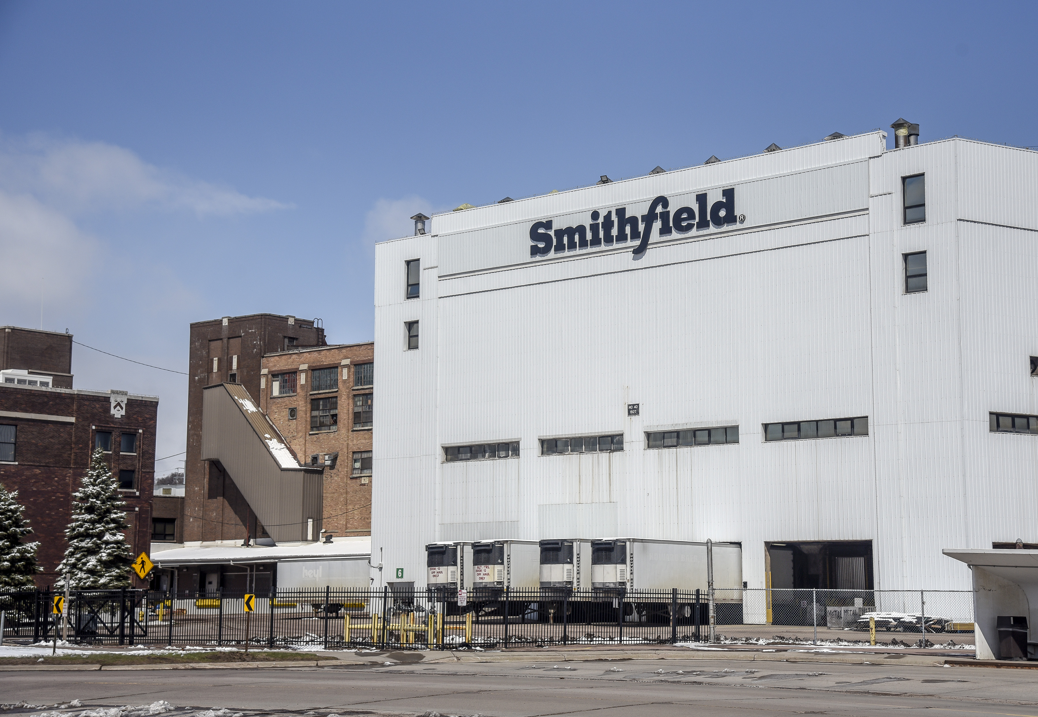Smithfield officials ignore demonstrators of Nathan's annual hot dog contest, instead congratulate winners - Vimarsana News
