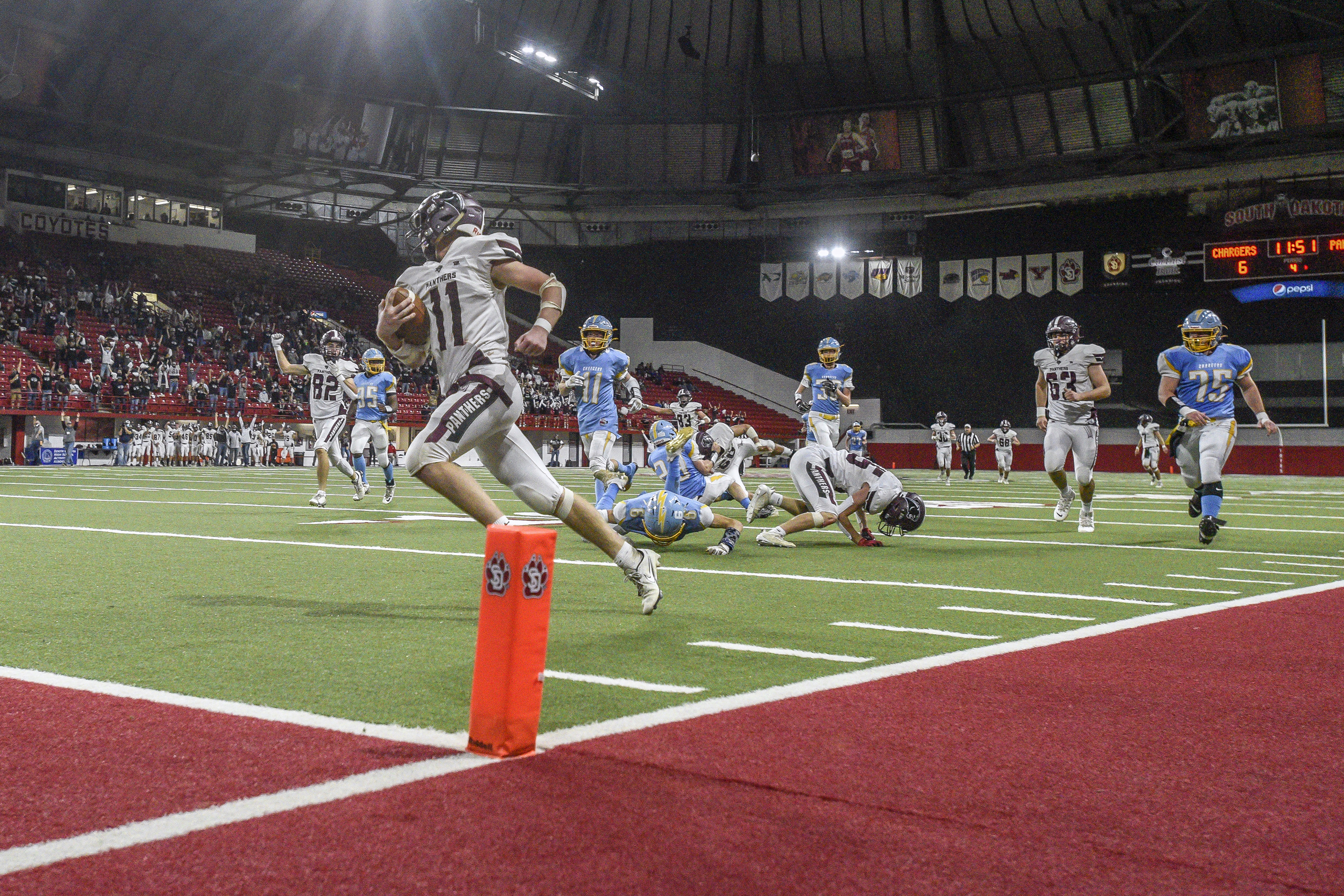 South Dakota Gridiron Report: Revisiting recent semifinals that outshined the championship games - Vimarsana News