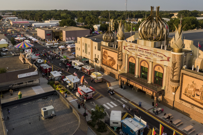 Randy Travis to perform in Corn Palace Festival's closing concert - Vimarsana News