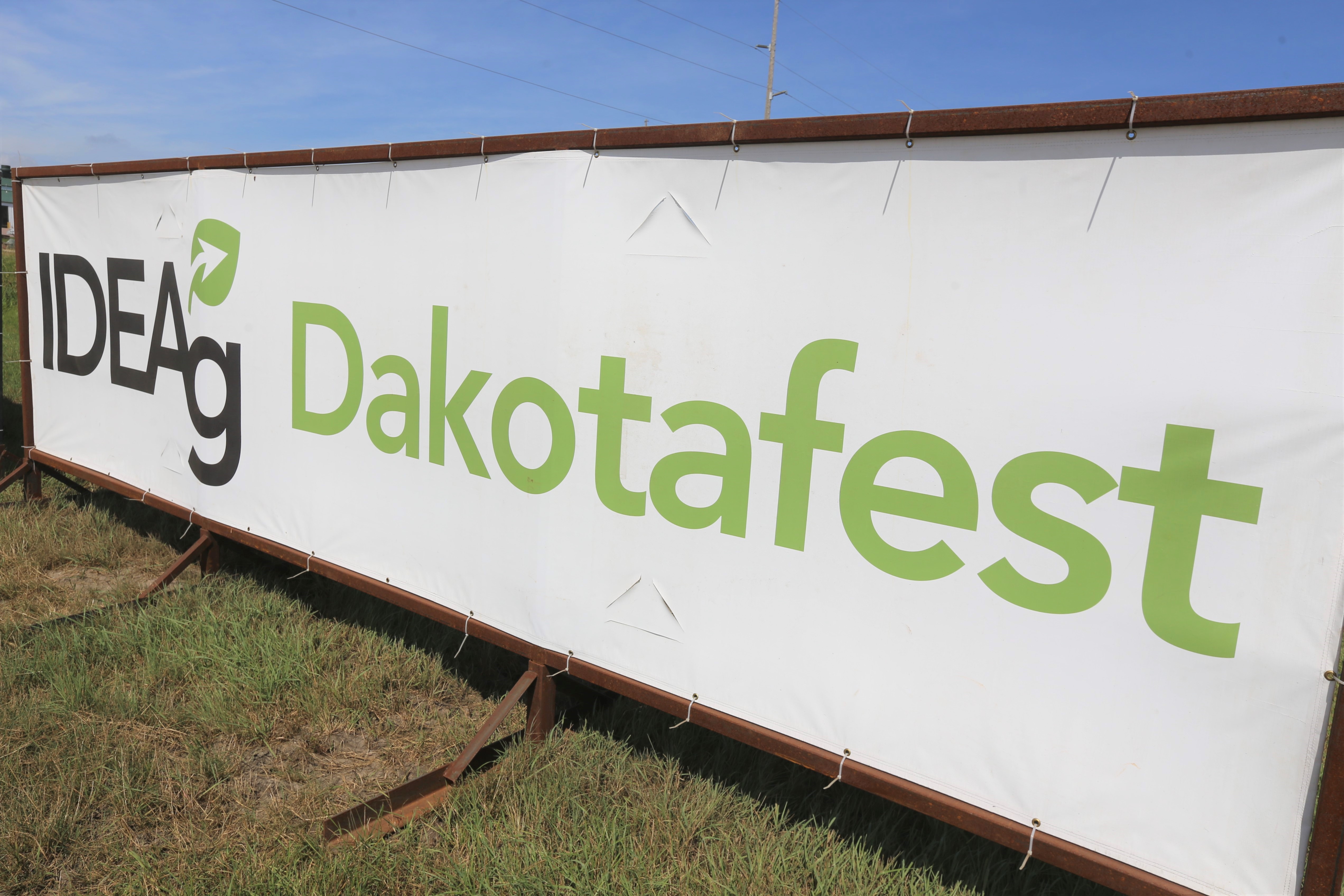 Five finalists, including Chamberlain resident, named for 2022 Dakotafest Woman Farmer of the Year - Vimarsana News