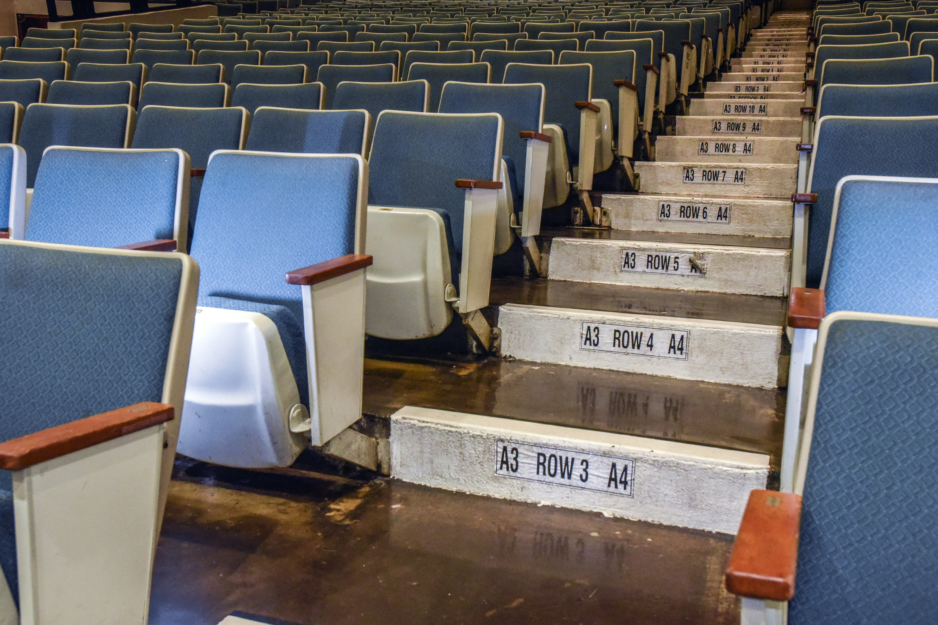 'It looks like bad college furniture': Some Palace soft seats to undergo makeover - Vimarsana News