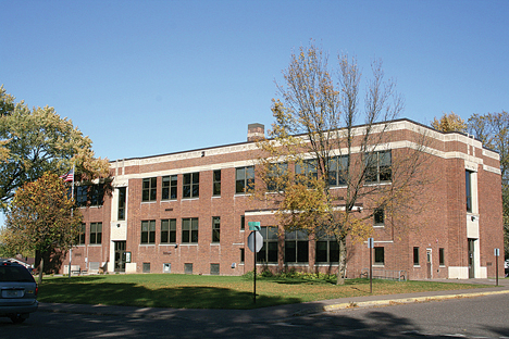 New contracts for secretary, principal units approved by Cloquet School Board - Vimarsana News