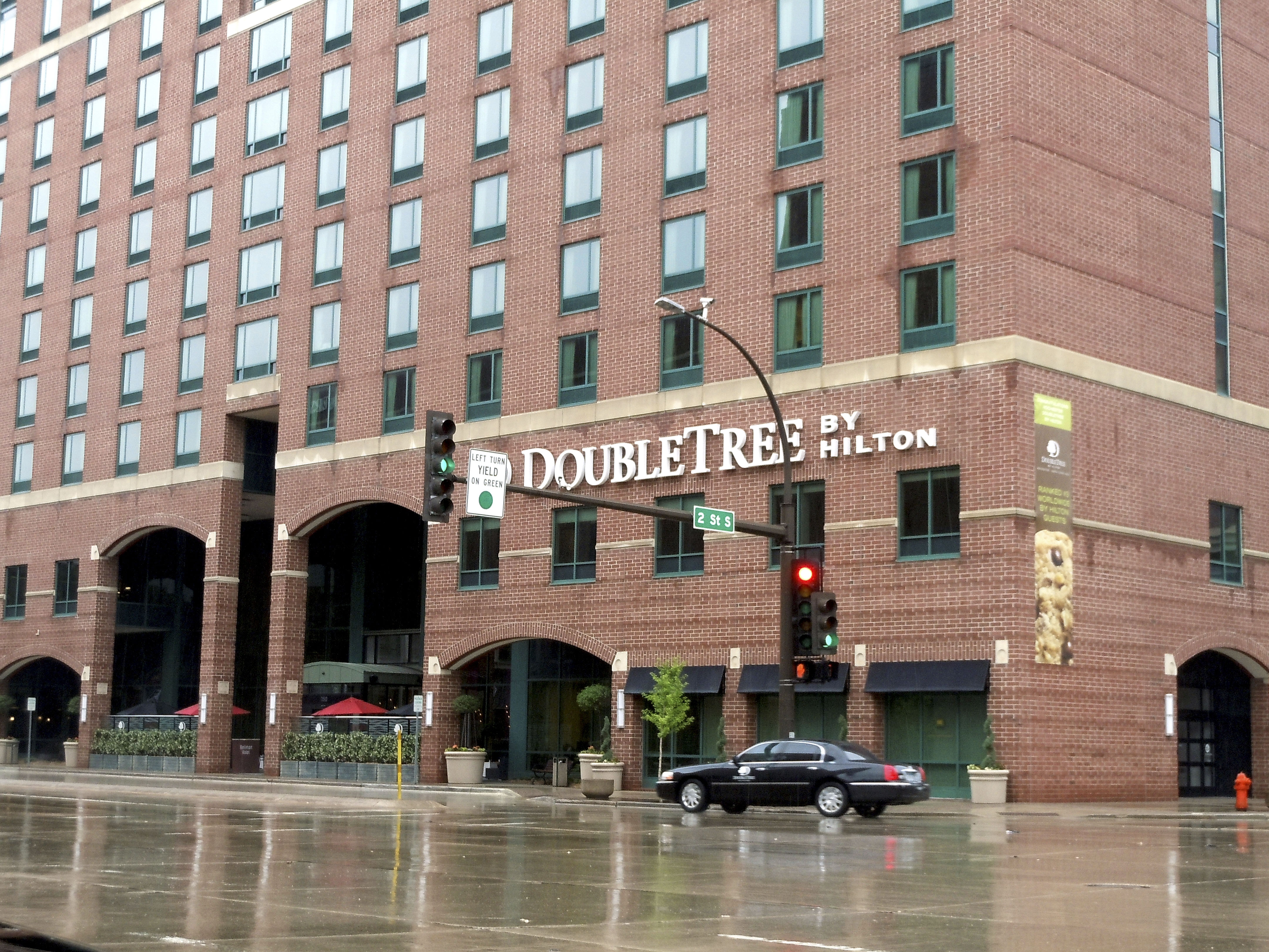 U of M approves plan to lease downtown Rochester hotel for student housing - Vimarsana News