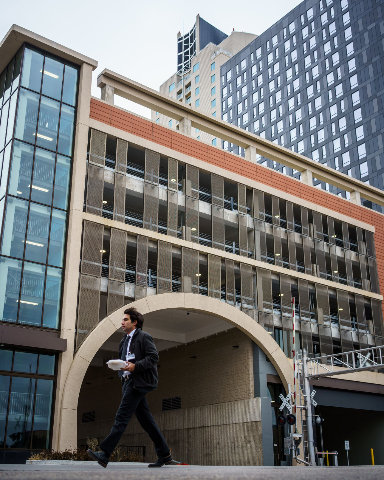 City agrees to more than $2 million settlement in parking ramp lawsuit - Vimarsana News