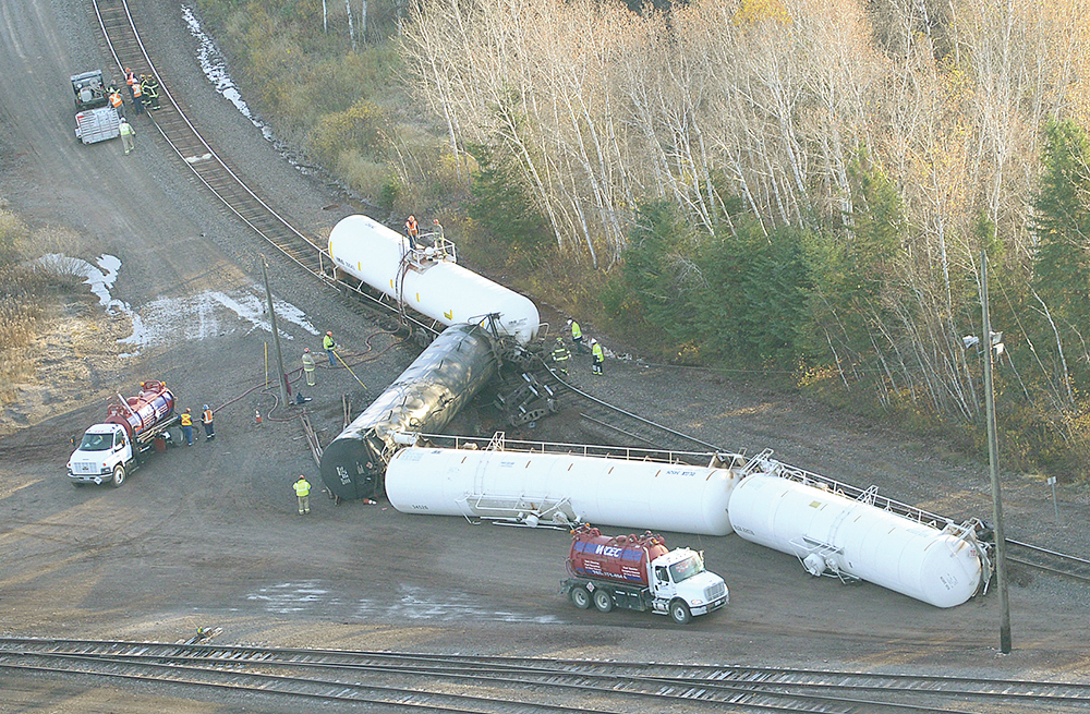 Train derailment spills chemical near Superior - Vimarsana News