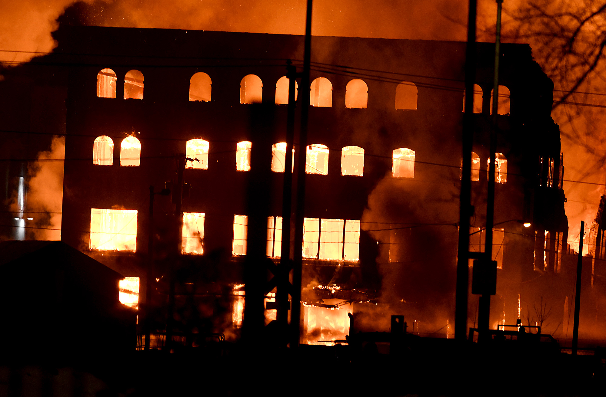 Cause undetermined in Superior warehouse fire - Vimarsana News