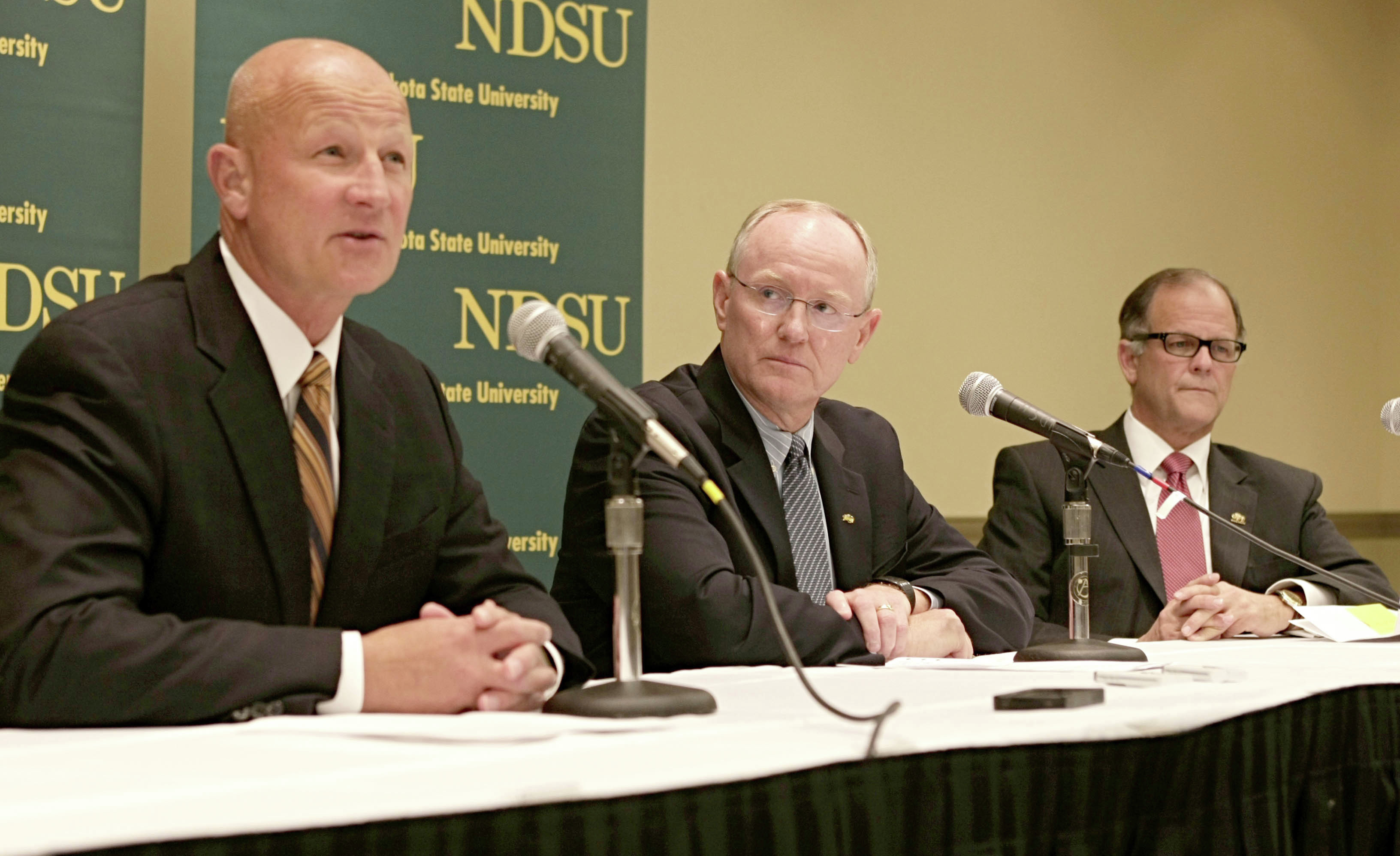 10 NDSU players plead guilty to petition fraud - Vimarsana News