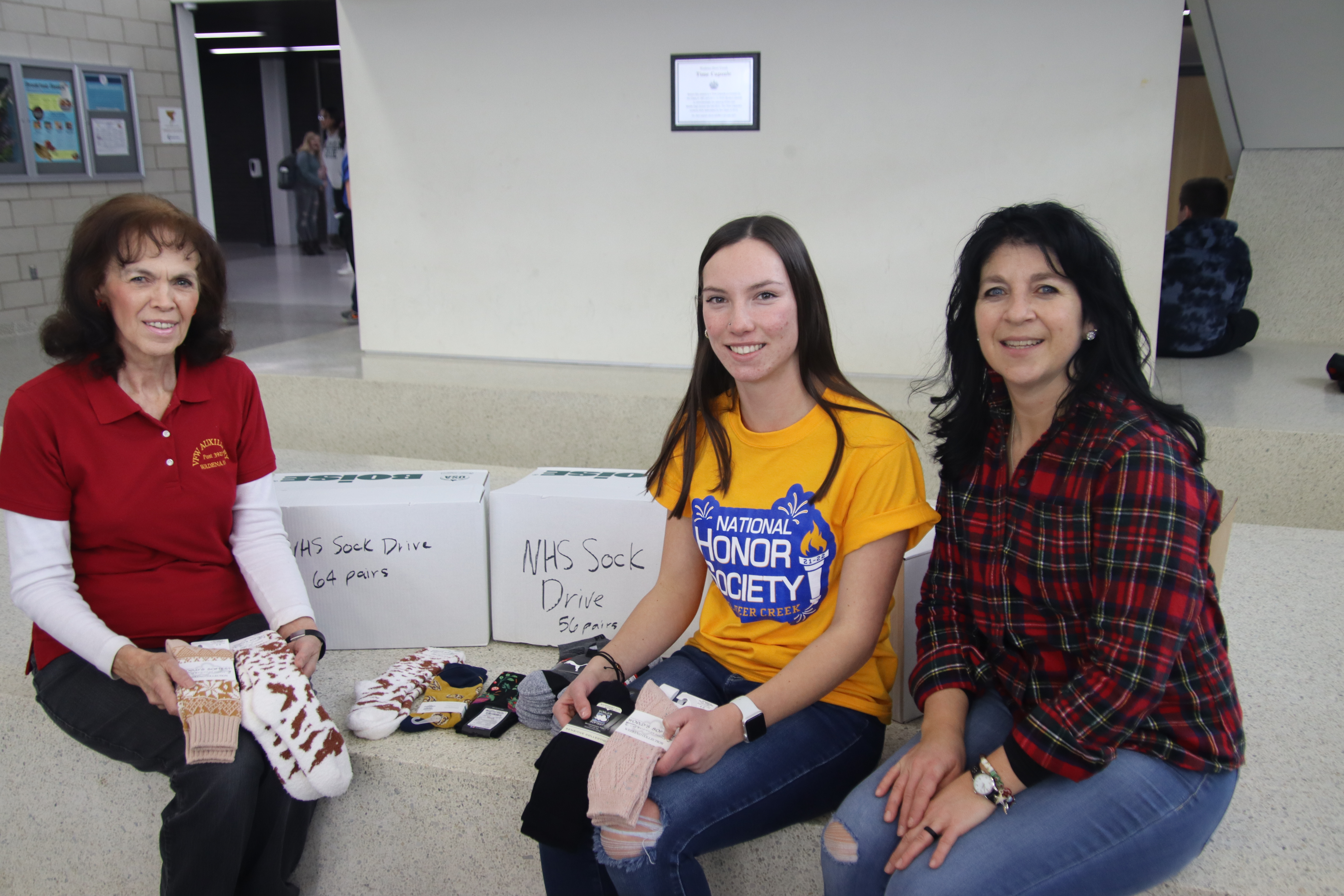 Community donates 283 pairs of socks to veterans - Vimarsana News