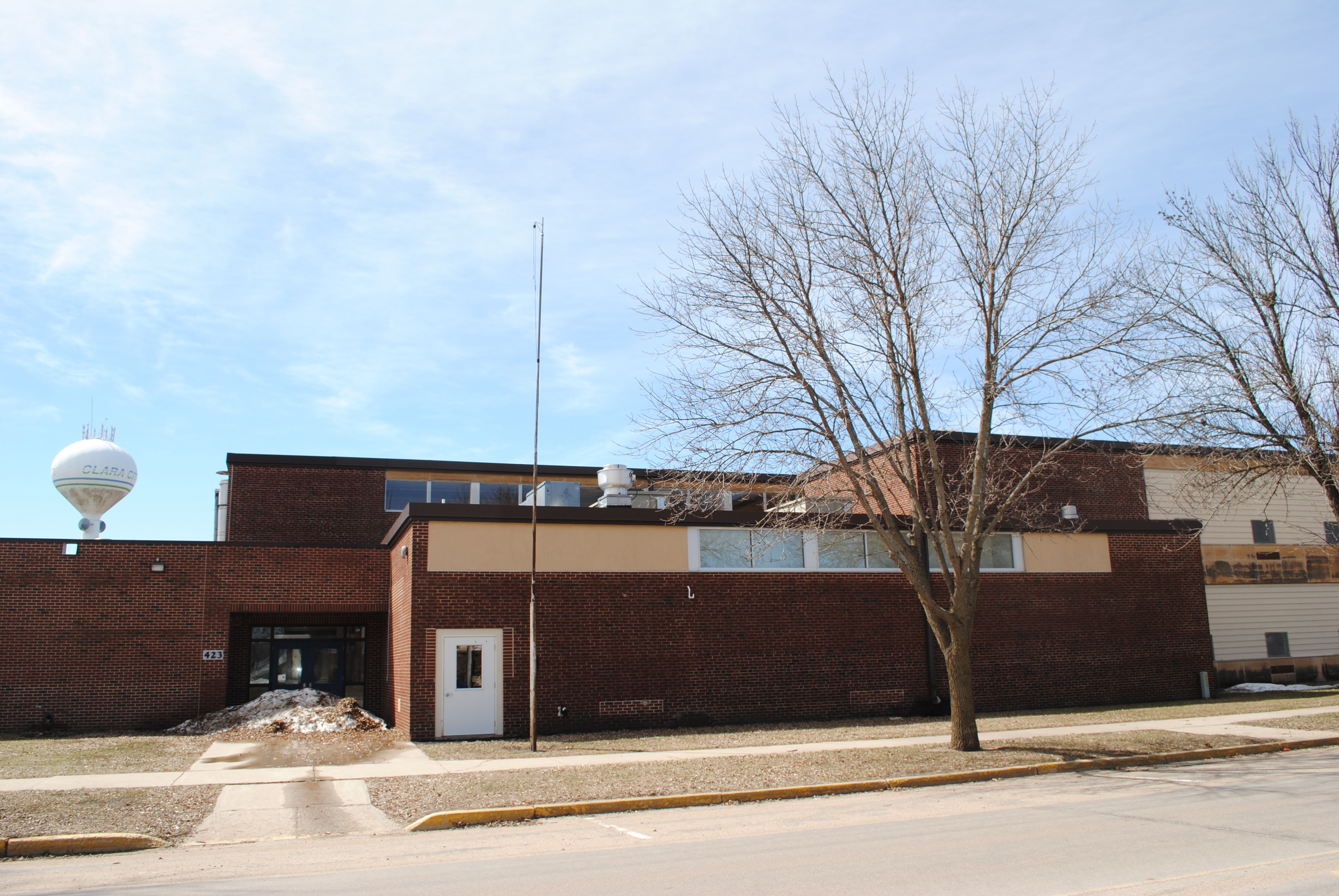 Former Clara City Junior High building to be razed with an eye toward future housing development - Vimarsana News